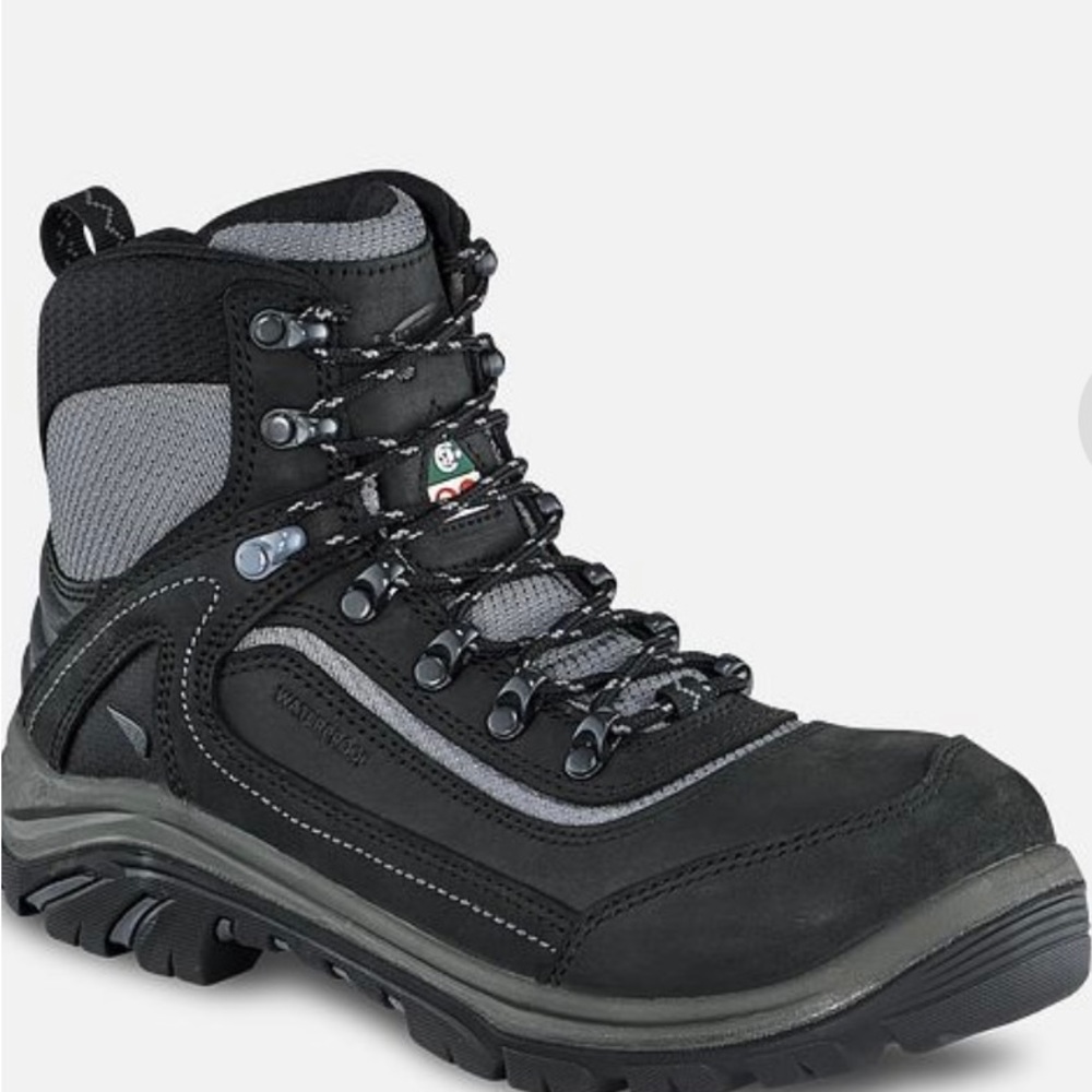 Used 
TRADESWOMAN
WOMEN'S 6-INCH WATERPROOF CSA SAFETY TOE HIKER BOOT
